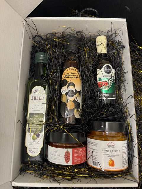 Weiße Geschenkbox mit 5 Produkten